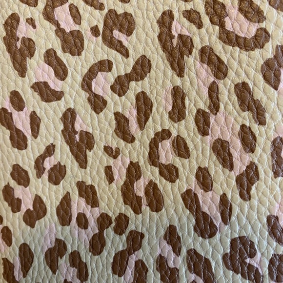 Ipsy Leopard Print Tassel Makeup Glam Bag - Picture 3 of 4